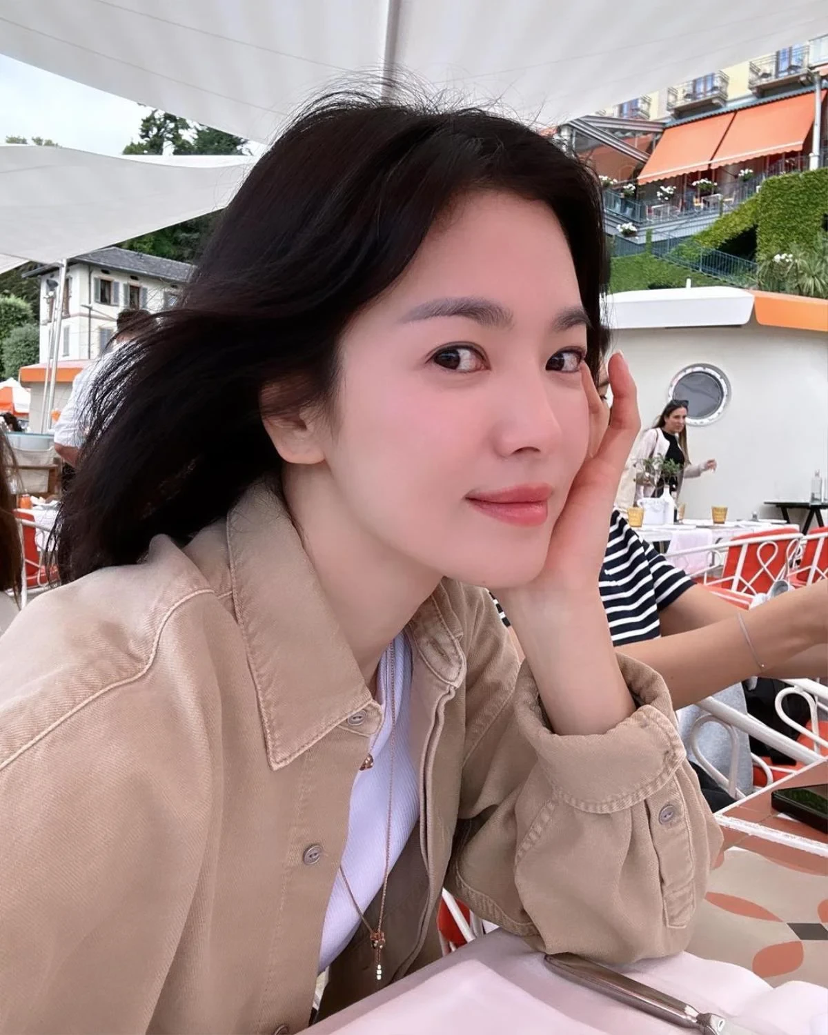 Song Hye Kyo đá Lee Min Ho vào 1 gốc, thả nhẹ 2 ảnh chất, làm rõ sự thật? - Hình 1