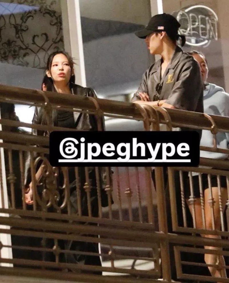 Jennie (BLACKPINK) bị chỉ trích copy trắng trợn tên fanclub, ra mặt đính chính - Hình 8