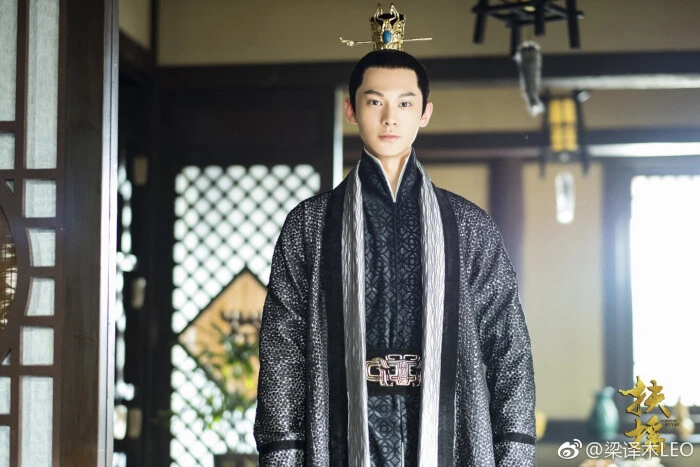 Lương Sâm: Nam thần đầu trọc của Thanh Xuân Có Bạn 3, thân thiết Sehun (EXO) - Hình 3