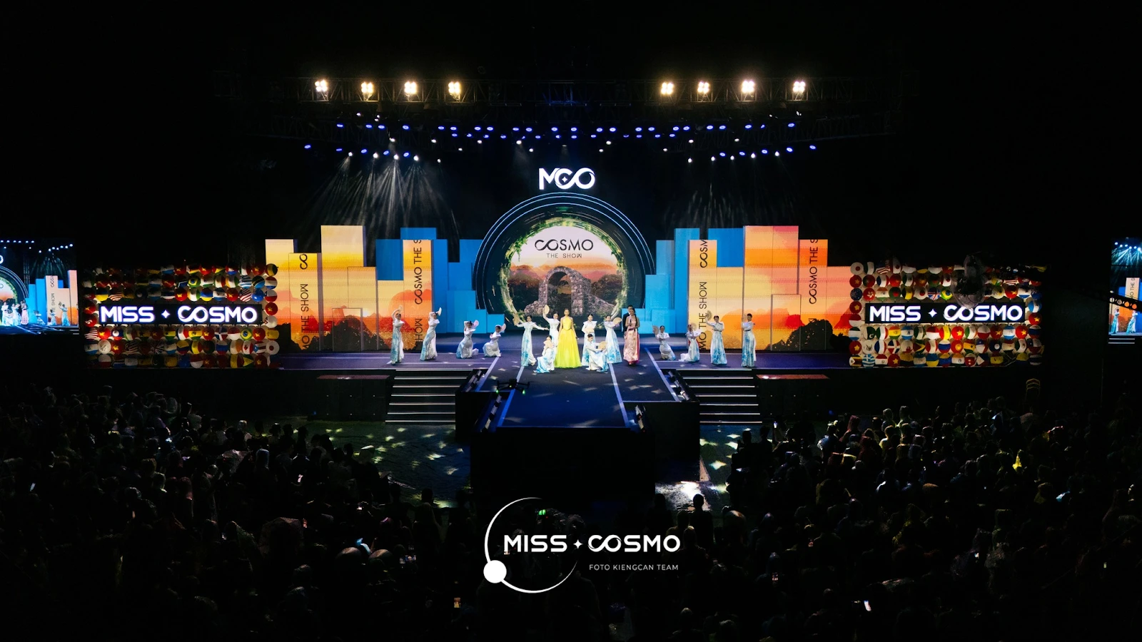 Miss Cosmo 2024: Mãn nhãn đêm thi Trang phục Dân tộc, Xuân Hạnh gây bão - Hình 2