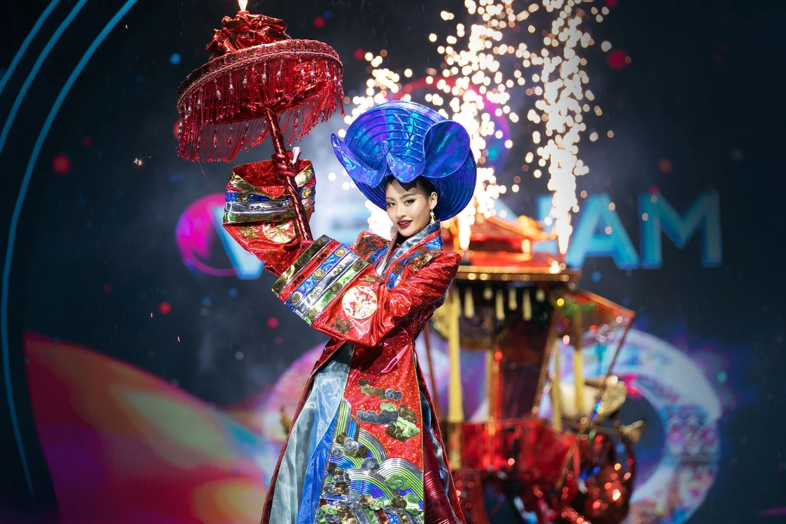 Miss Cosmo 2024: Mãn nhãn đêm thi Trang phục Dân tộc, Xuân Hạnh gây bão - Hình 4