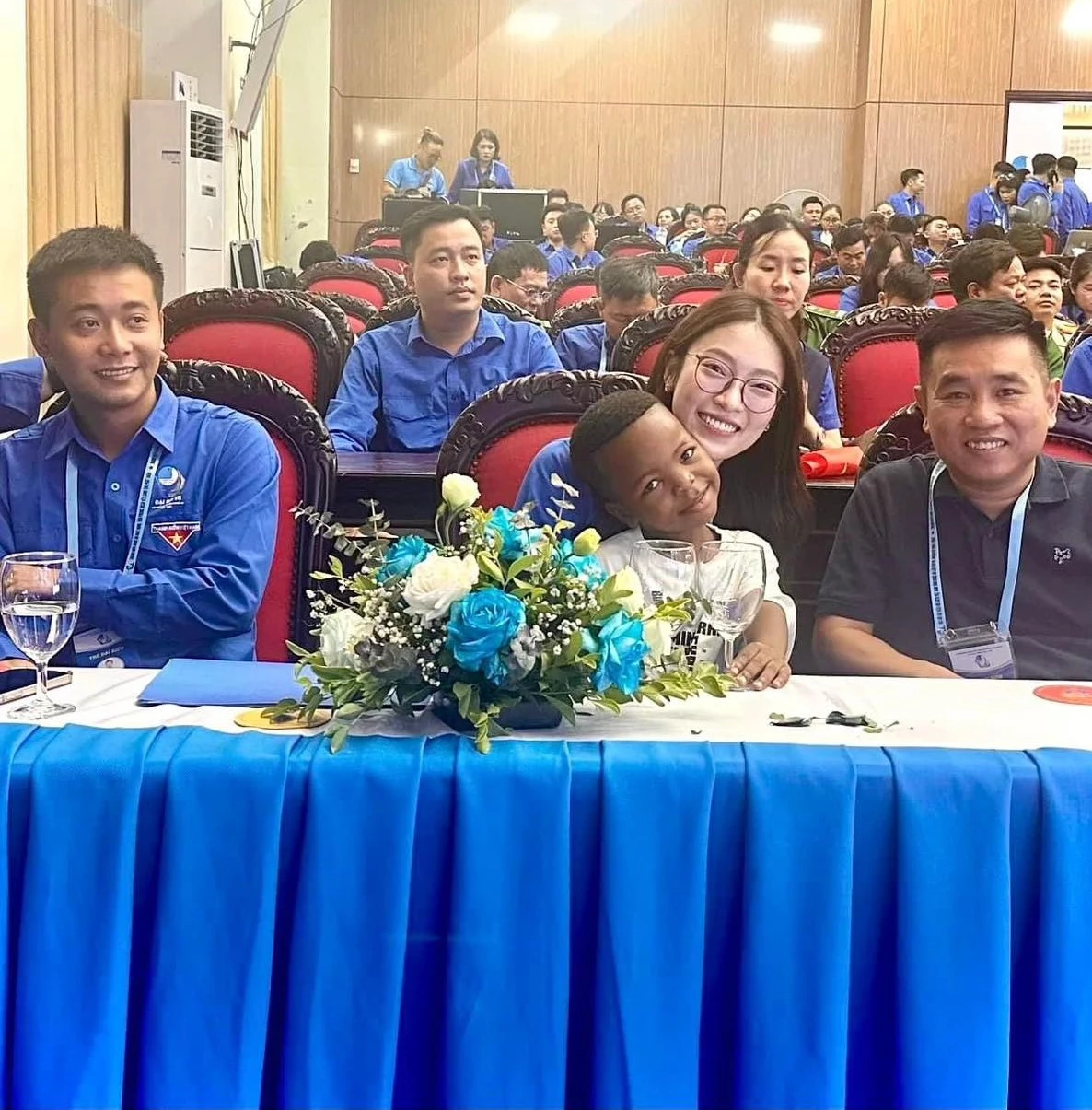 Quang Linh Vlogs được cô giáo tiểu học mang vào bài dạy, học sinh hỏi đúng 1 câu - Hình 8