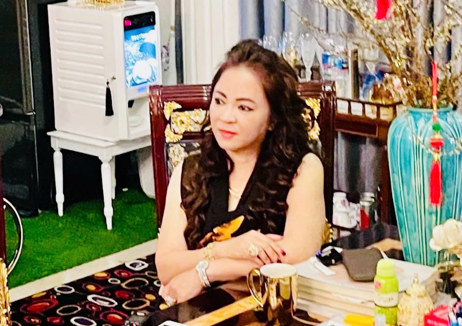 Bà Nguyễn Phương Hằng tương lai ra sao sau ra tù, có được hành nghề tiếp tục? - Hình 2