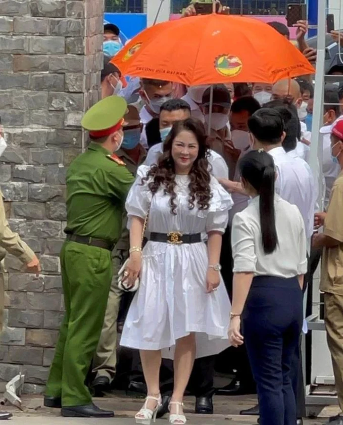 Bà Nguyễn Phương Hằng tương lai ra sao sau ra tù, có được hành nghề tiếp tục? - Hình 1