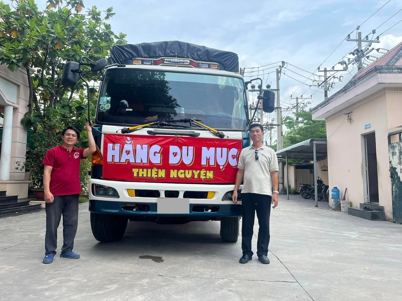 Hang Du Muc turned pale because of Ms. Nguyen Phuong Hang, mentioned her name on livestream. - Photo 7