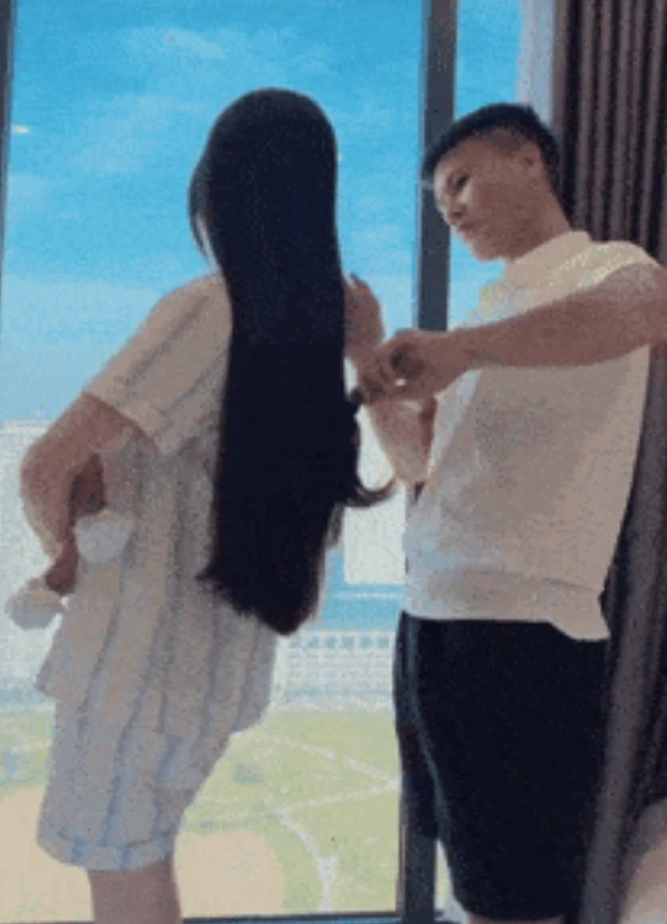 Chu Thanh Huyền rinh quý tử đi mua sắm, Quang Hải ra dẻ gây ngỡ ngàng - Hình 3