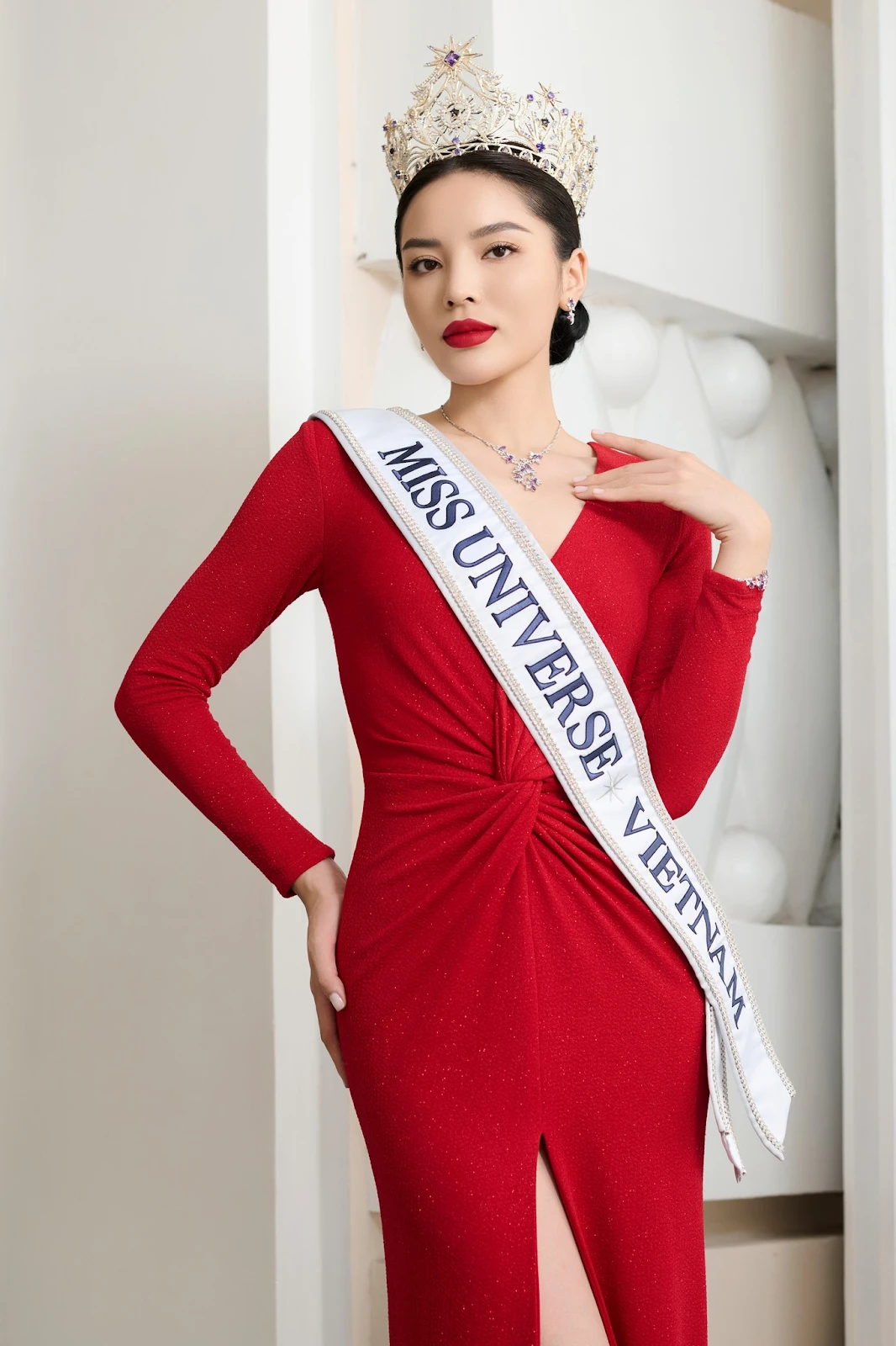 Kỳ Duyên chưa tốt nghiệp Đại học, BTC Miss Universe VN phán 1 câu xanh rờn - Hình 2
