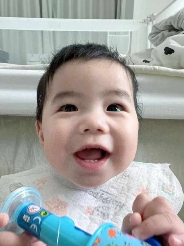 Hằng Du Mục khoe cận con trai út, Dịch Dương lộ thái độ với em, CĐM phán câu này - Hình 2