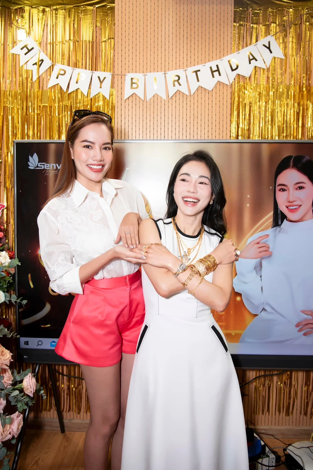 Lê Hoàng Phương: tay trắng trong showbiz, bà trùm Hoa hậu đá xoáy cực gắt? - Hình 5