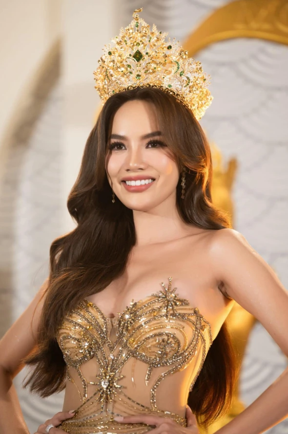 Lê Hoàng Phương: tay trắng trong showbiz, bà trùm Hoa hậu đá xoáy cực gắt? - Hình 6
