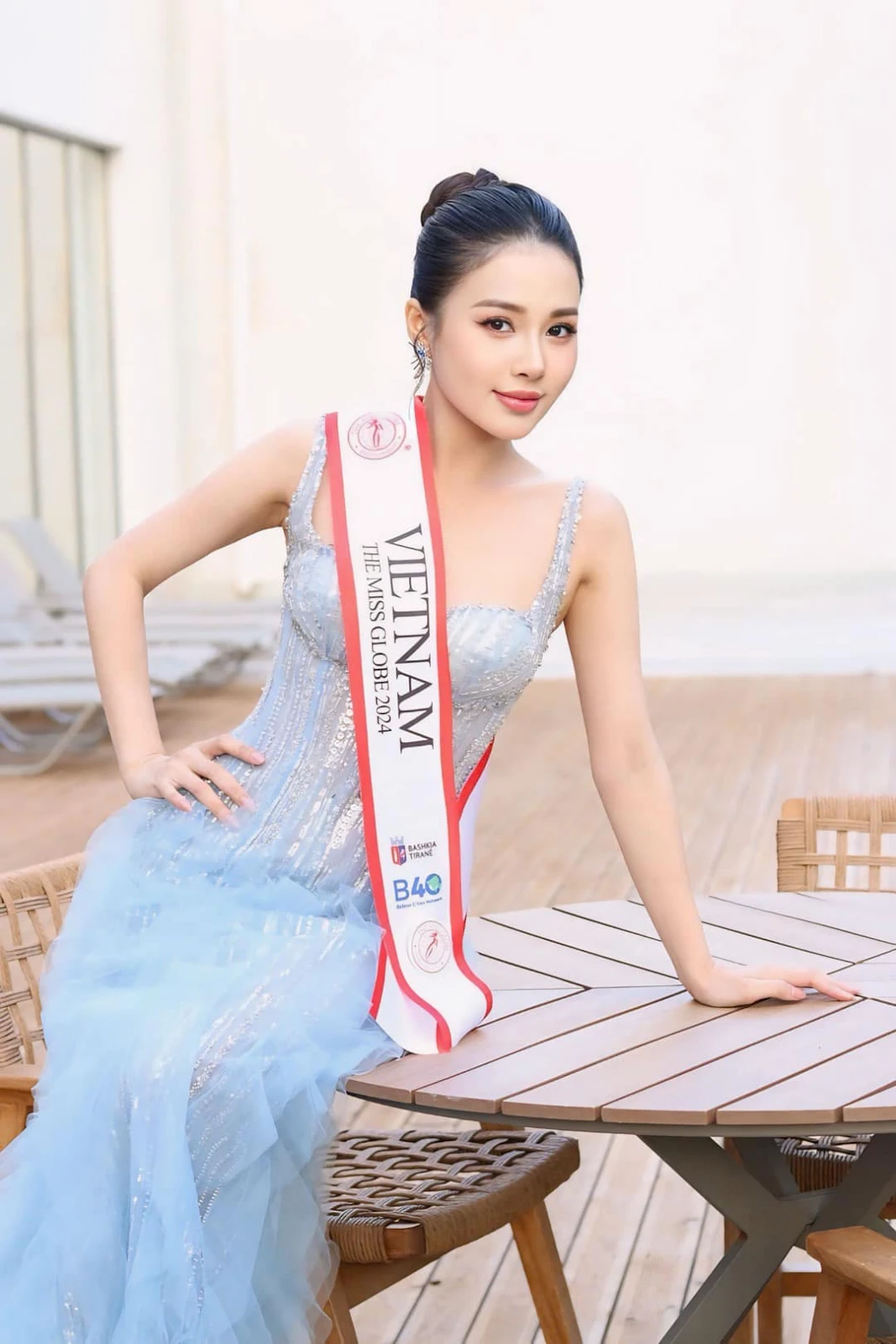 The Miss Globe 2024: Đỗ Hà Trang nhập cuộc oanh tạc Albania, tặng quà thí sinh - Hình 2