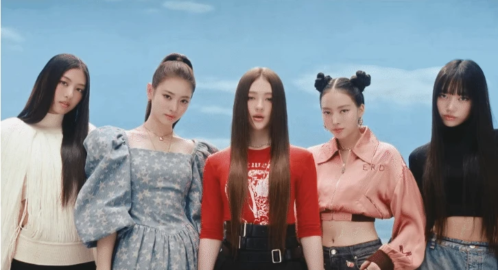 MEOVV tung teaser như chụp ảnh thẻ, tạo hình thảm họa, bít cửa với BABYMONSTER - Hình 4
