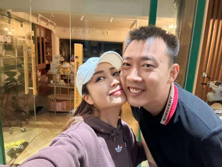 Ốc Thanh Vân rời Úc, trốn con về VN với chồng, làm vội việc hâm nóng tình cảm - Hình 3