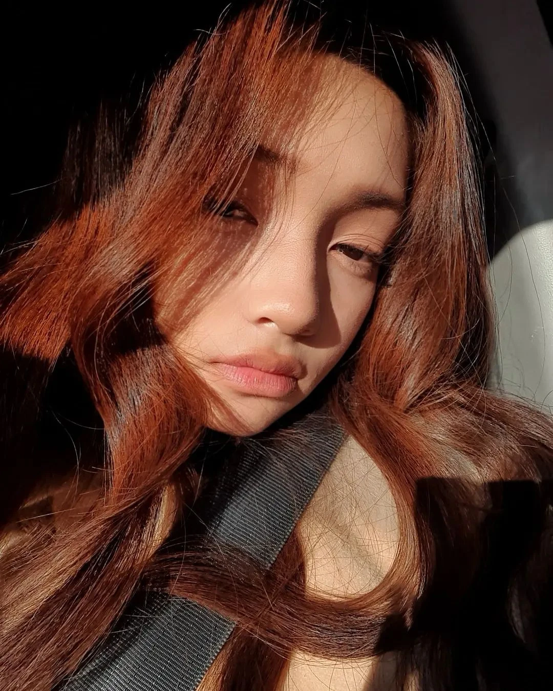 Gehlee (UNIS): Thánh nữ điệu nhất Kpop, sở hữu đôi mắt buồn ngủ không giống ai - Hình 6
