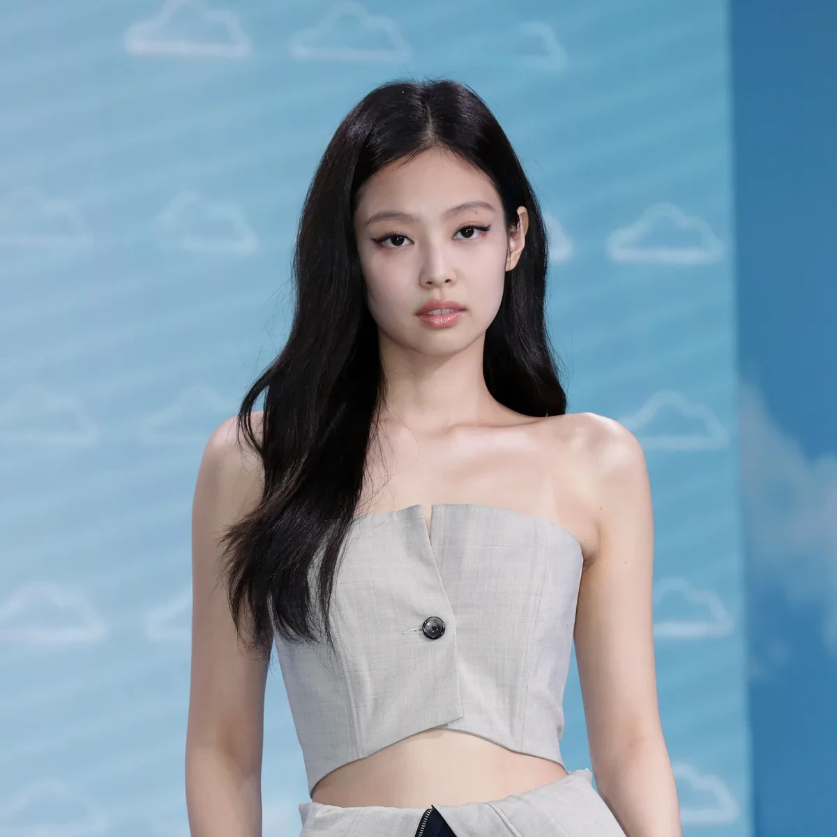 Jennie phủi bỏ quan hệ với bố tài phiệt, sắp sửa tống 1 YouTuber vào tù? - Hình 3