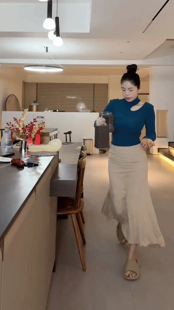 Ông bà ngoại Hằng Du Mục ra mặt bảo vệ cháu gái, CĐM xúc động vì 1 điều - Hình 8