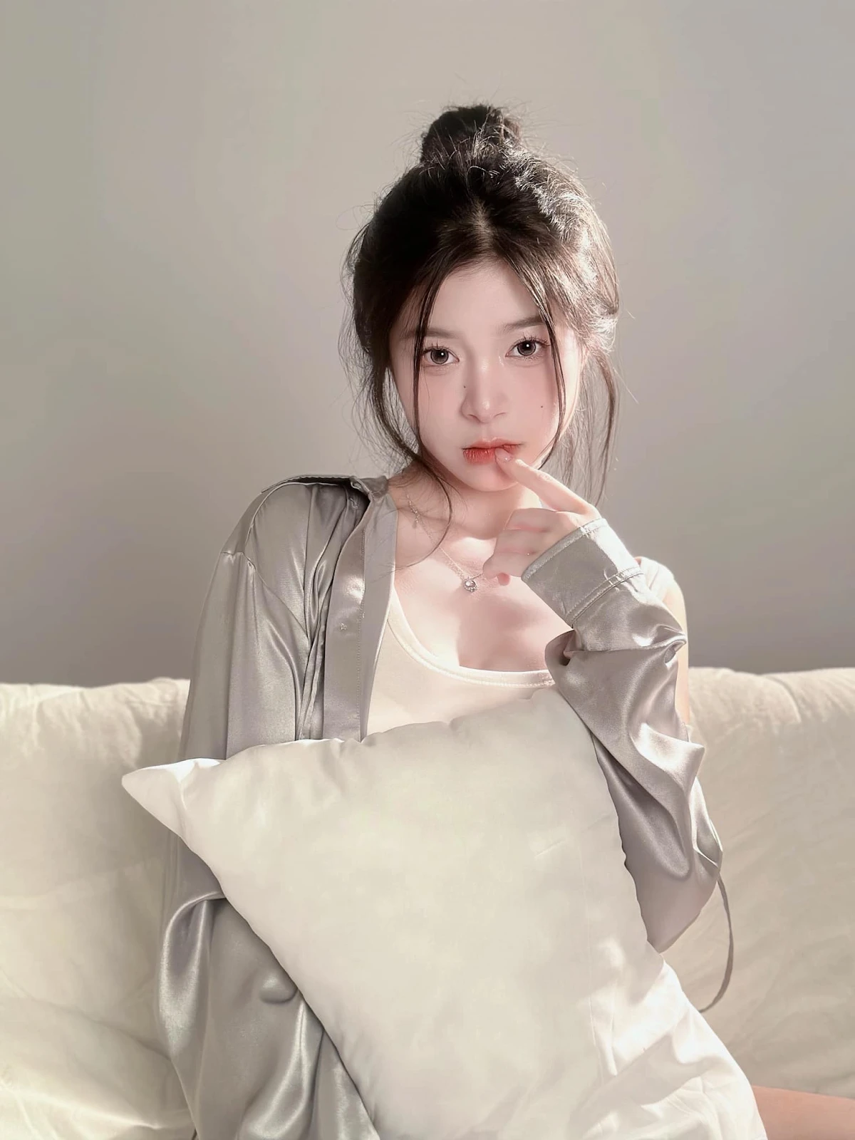 Bui Quynh Nhu Miss Television, transformed into a super hot through the air web drama beauty - Photo 2