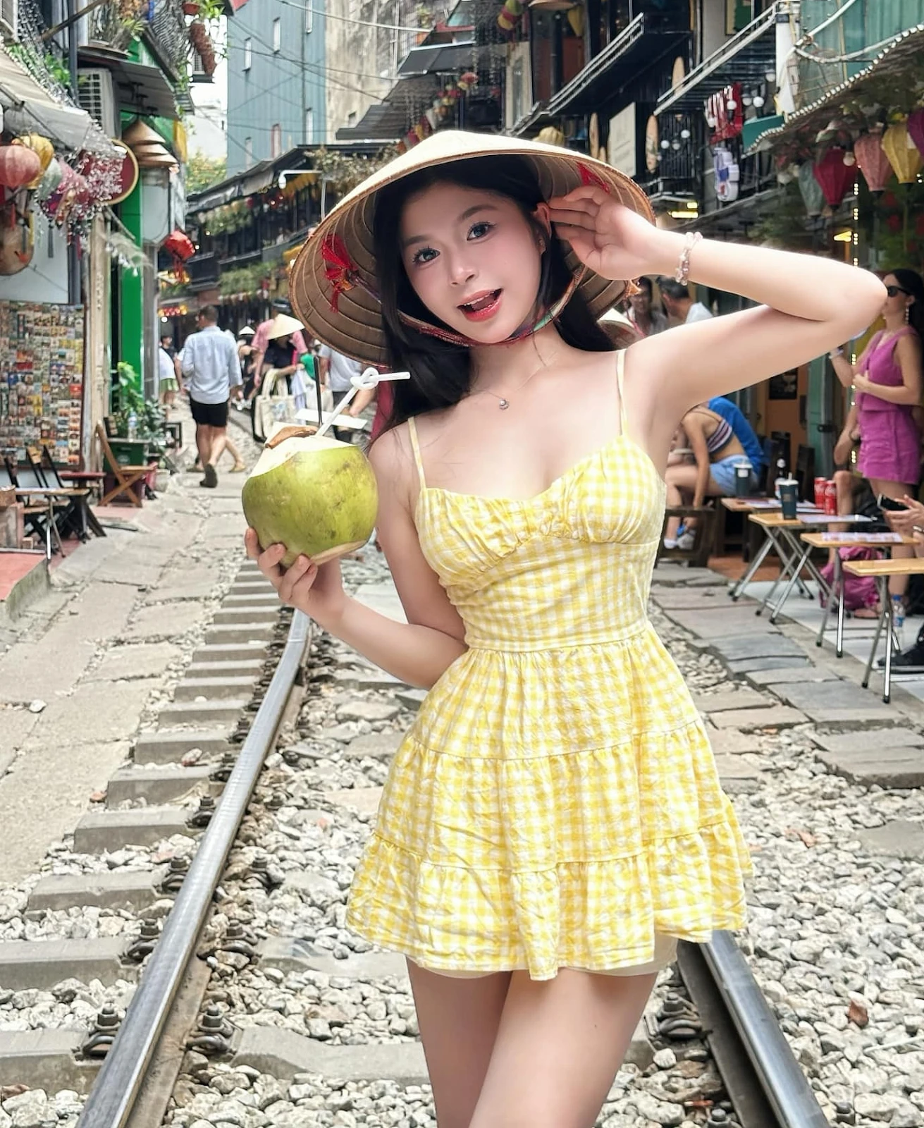 Bui Quynh Nhu Miss Television, transformed into a super hot through the air web drama beauty - Photo 1