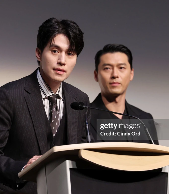 Ông chú cực phẩm Hyun Bin - Lee Dong Wook chung khung hình đại náo LHP, nhưng sao ông xã Son Ye Jin tuột dốc thế này? - Hình 11