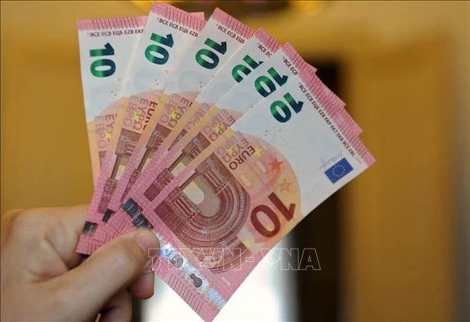 Pháp tìm cách trì hoãn thời hạn nộp kế hoạch giảm thâm hụt ngân sách - Hình 1