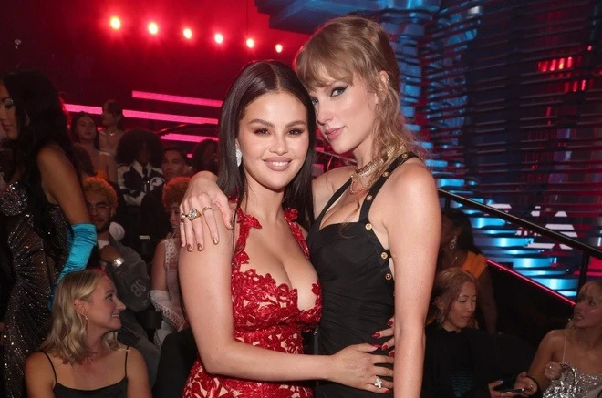 Selena Gomez bị nghi trở mặt với Taylor Swift, 2 nữ tỷ phú đã nghỉ chơi nhau? - Hình 5