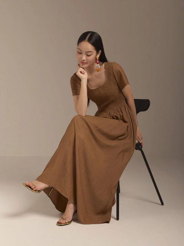 Váy midi mùa thu và 5 phong cách xuống phố nổi bật - Hình 5
