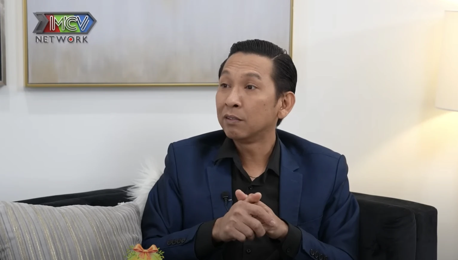 Đạo diễn Phượng khấu: Từng đi phụ bếp, rửa chén trong những ngày đầu sang Mỹ - Hình 3