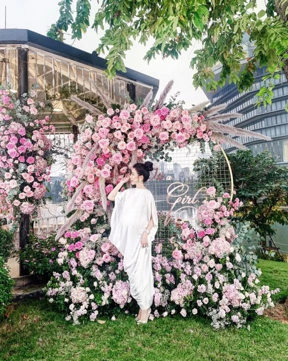 Hoa hậu Lam Cúc: Thành viên hội bạn phú bà Vbiz, chồng cũ cực bí ẩn! - Hình 4
