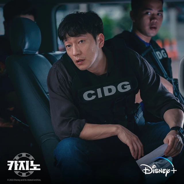 Mỹ nam từ chối đóng chính cả 2 phần Squid Game: Diễn xuất đỉnh cao, visual được chị em thi nhau nhận chồng - Hình 3