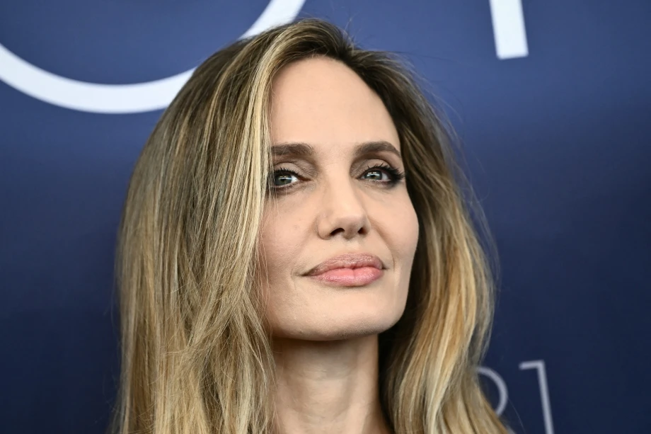 Angelina Jolie phẫn nộ Brad Pitt, mất tài sản quý giá, fan tiếc nuối 1 điều? - Hình 7