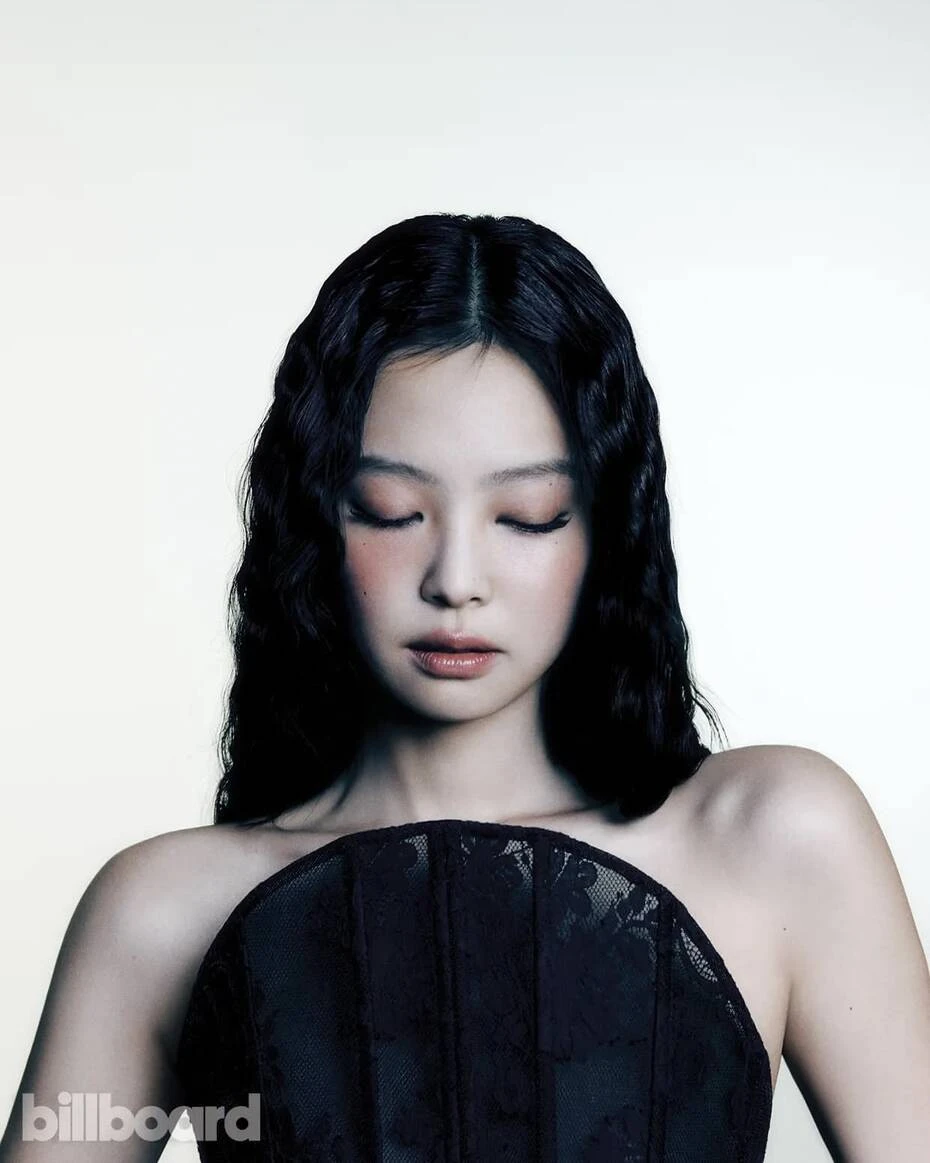 Jennie tiết lộ sốc về năm 2025, chễm chệ trang bìa, Kpop dè chừng, fan rúng động - Hình 3