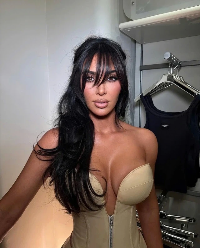 Hollywood hỏa hoạn, Kim Kardashian liền kiếm chác, nói 1 câu sốc, CĐM phẫn nộ - Hình 1