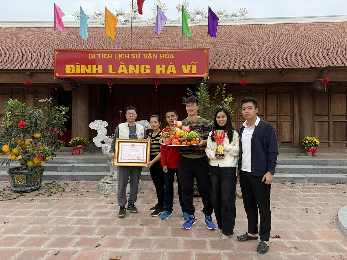 Duy Mạnh thay mặt ĐT Việt Nam đi trả lễ sau vô địch, xứng danh đội trưởng - Hình 2