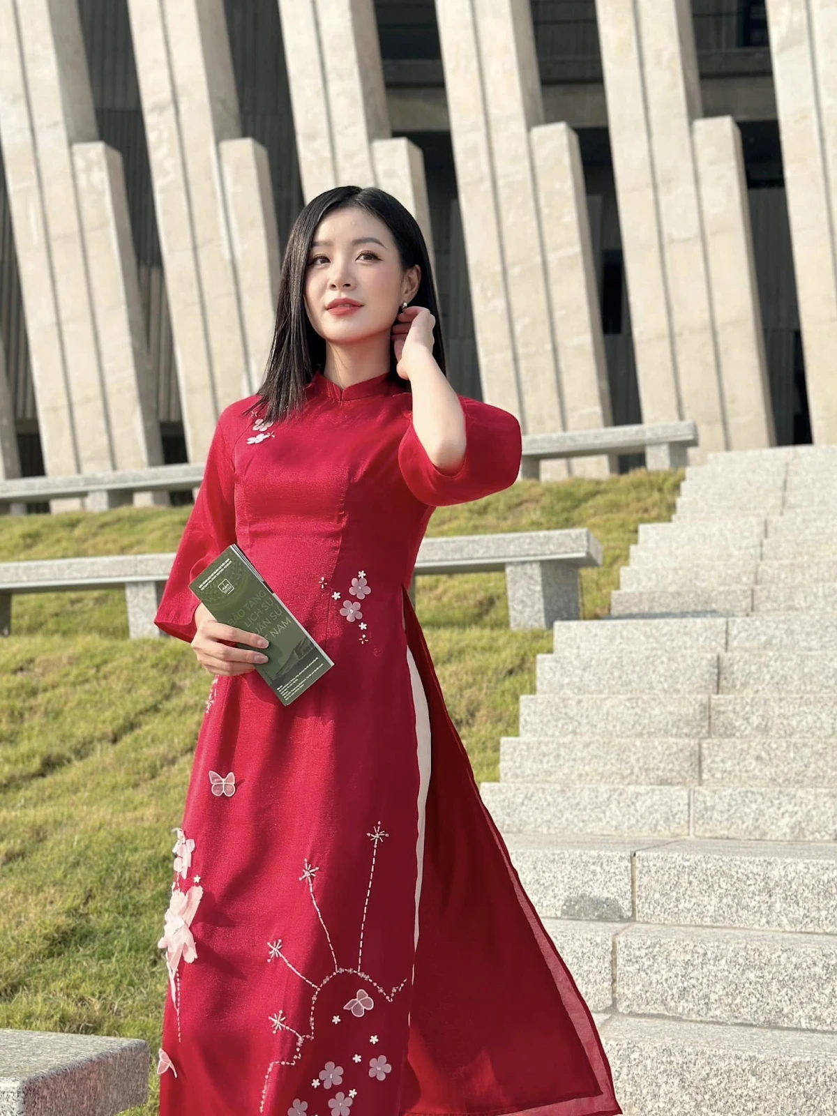 Huyền Trang nữ quân y 2K trong Không thời gian, gây sốt vì visual đời thực - Hình 9