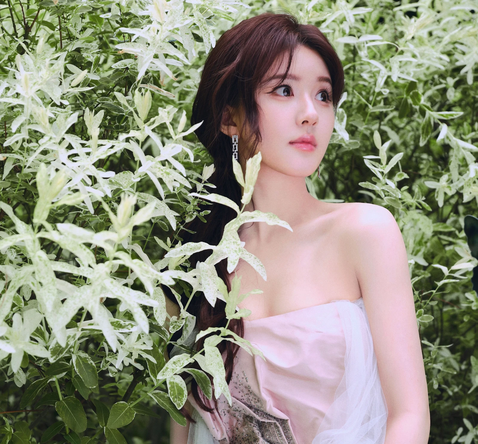 Triệu Lộ Tư tái mặt trên giường bệnh, góc tối cố che đậy bại lộ, Cbiz há hốc - Hình 1