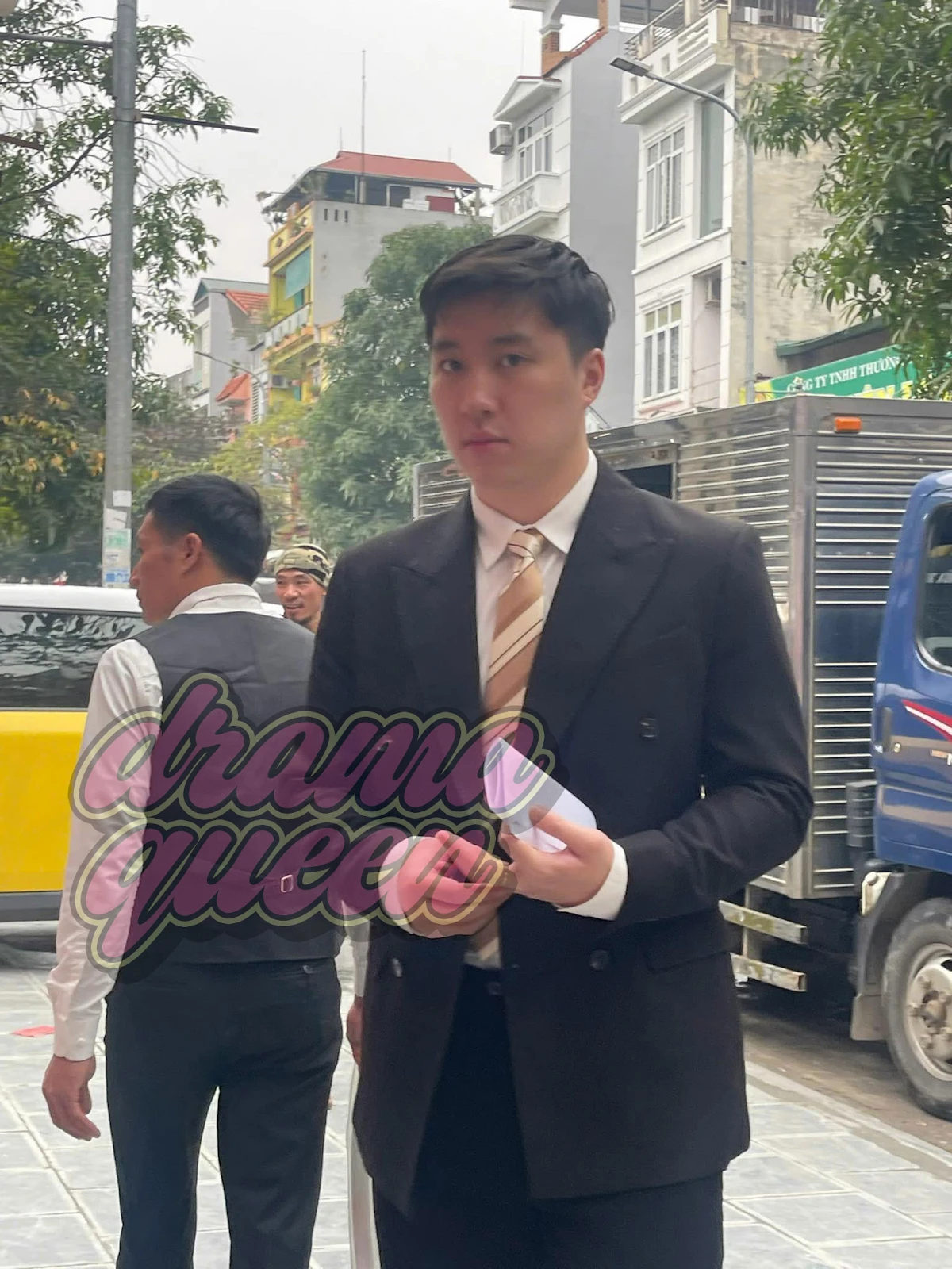 Anh vợ Cậu 3 Vingroup lộ sắc vóc như trai Hàn, nghe tiểu sử ai cũng choáng - Hình 1