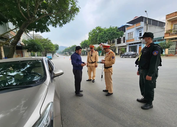 Vĩnh Phúc giăng lưới camera phạt nguội: Tài xế dính chưởng tiền triệu! - Hình 4