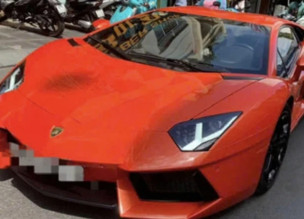 Cụ ông 70 tuổi lái Lamborghini đột quỵ giữa đường: CSGT vào cuộc? - Hình 4