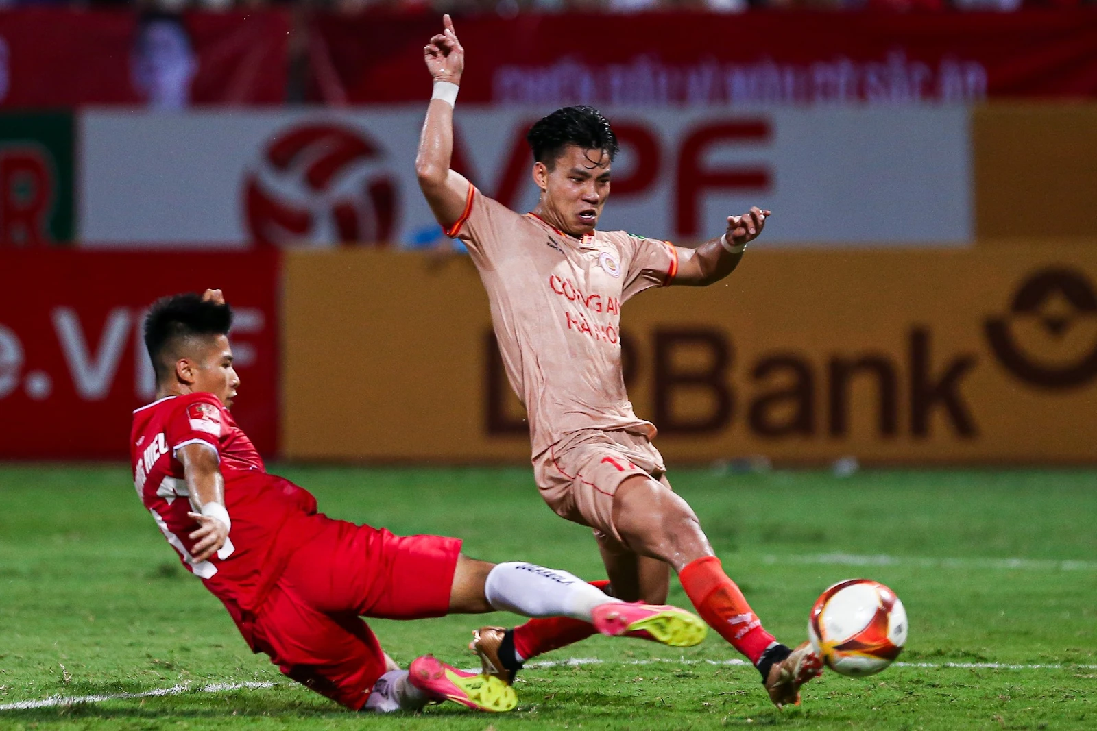 Hồ Tấn Tài: Hậu vệ ĐT Việt Nam chấn thương giống Xuân Son, đáng tiếc rời AFF Cup - Hình 2
