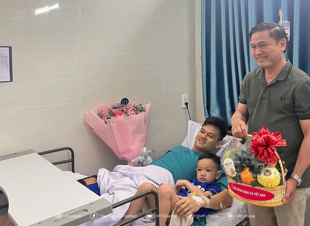 Hồ Tấn Tài: Hậu vệ ĐT Việt Nam chấn thương giống Xuân Son, đáng tiếc rời AFF Cup - Hình 7