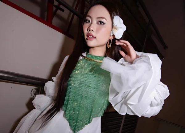 Phương Mỹ Chi đại náo LSX: Vừa hát hay vừa bắt trend, khán giả hết hồn? - Hình 1