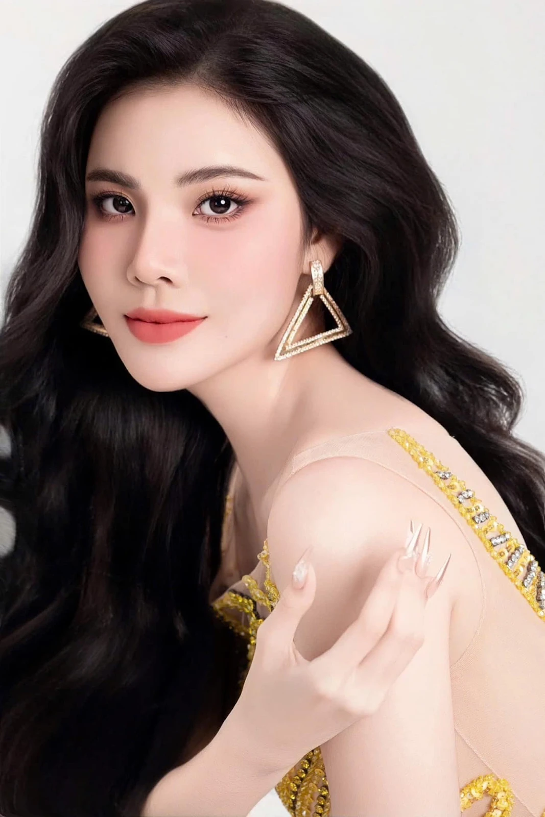 Lê Kim Khỏe: Á hậu từng bị trêu chọc vì có tên độc lạ, nhan sắc vạn người mê - Hình 6
