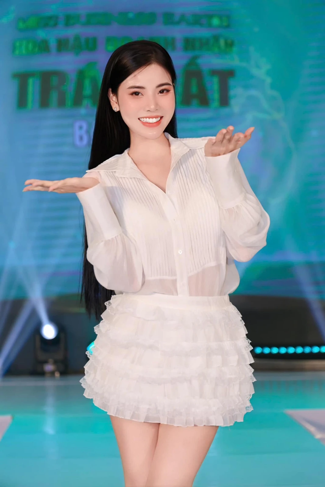 Lê Kim Khỏe: Á hậu từng bị trêu chọc vì có tên độc lạ, nhan sắc vạn người mê - Hình 7