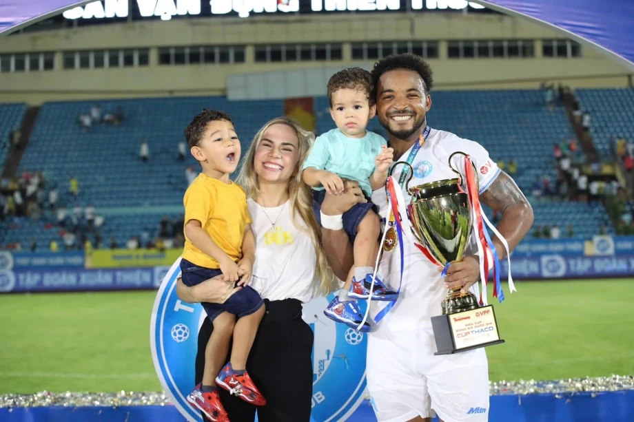 Xuân Son vượt Messi lọt top 8 thế giới, vợ chơi lớn làm điều sốc trước chung kết - Hình 7