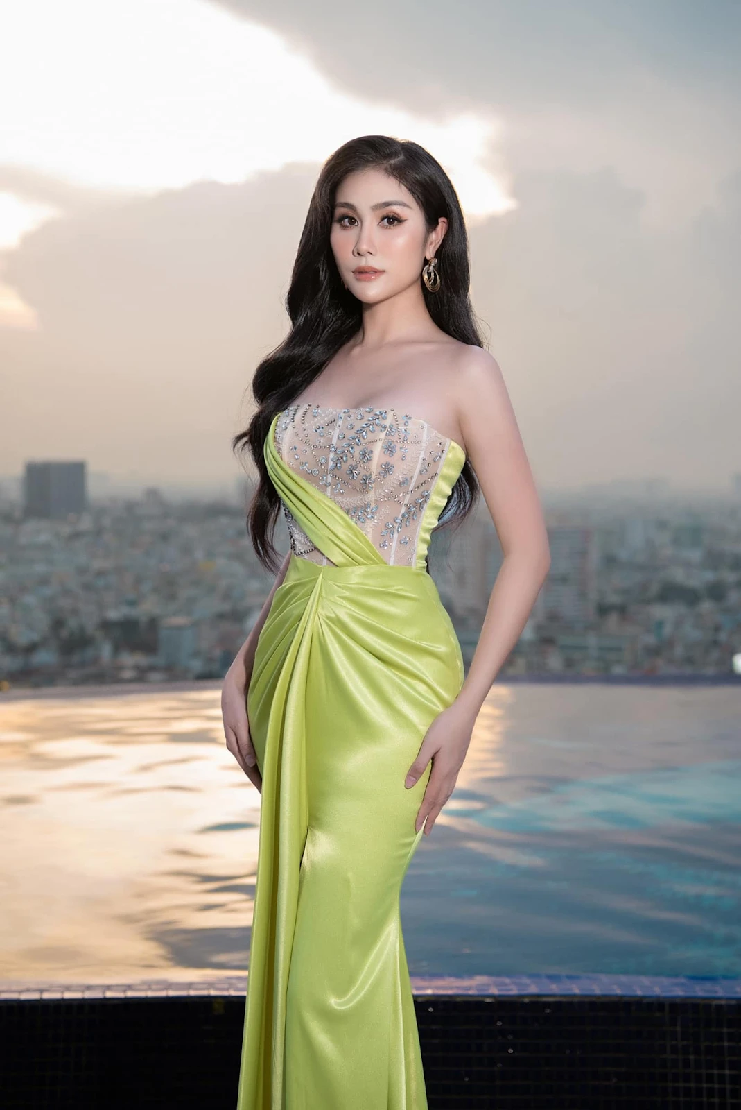 Hoàng Hạnh: Á hậu thi Miss Earth hát Tàu anh qua núi bị nói thảm họa âm nhạc - Hình 1