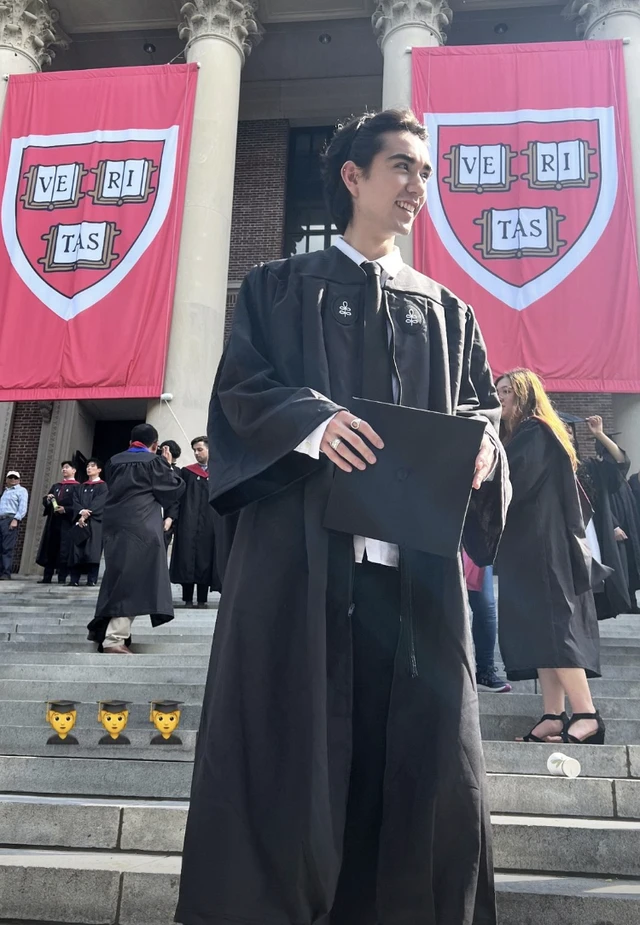 Kazuma Mitchell: Học bá Harvard đẹp như tranh vẽ, từng thi Sáng Tạo Doanh - Hình 7