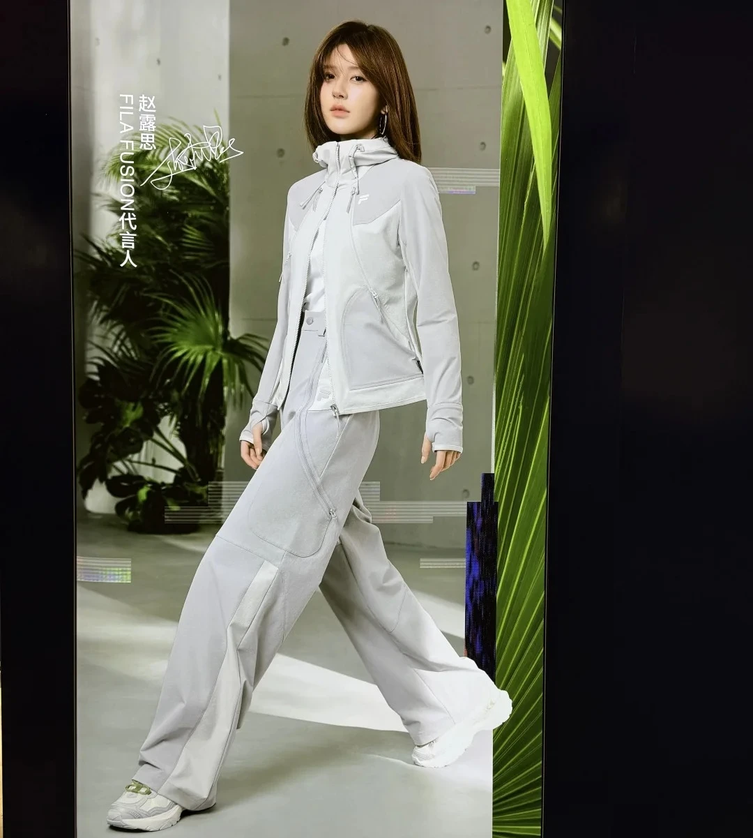 Triệu Lộ Tư bỏ đói bản thân, bị ép trở lại làm việc sớm, 2 ảnh lộ hậu quả? - Hình 3