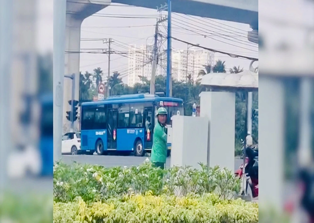 Vụ tài xế công nghệ chỉnh đèn giao thông: vài lần tự ý mở tủ, không ai yêu cầu - Hình 1