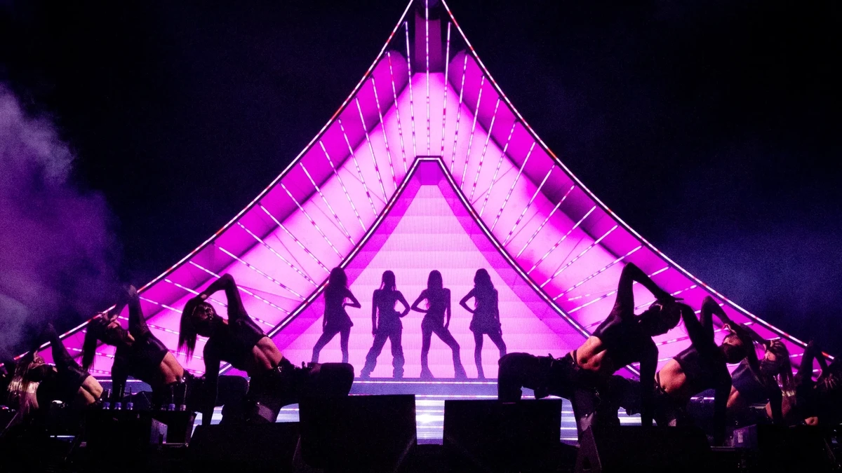 YG hết tiền đầu tư, để BLACKPINK tái xuất sân khấu nhỏ như lỗ mũi, fan sốc? - Hình 5