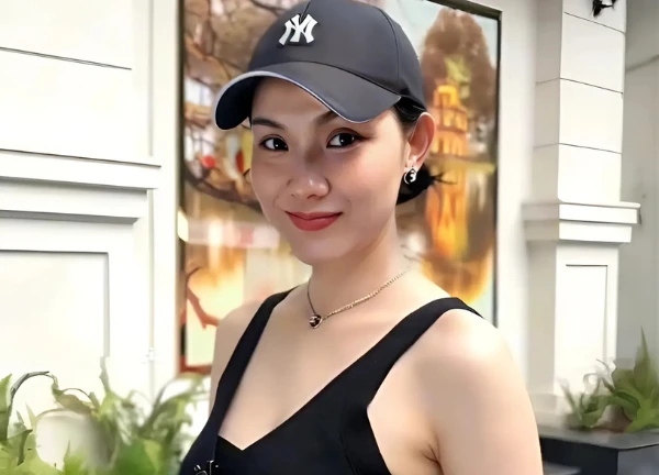 Con gái hoa hậu Thùy Lâm gây sốt: Visual chấn động, hơn mẹ ở 1 điểm? - Hình 1
